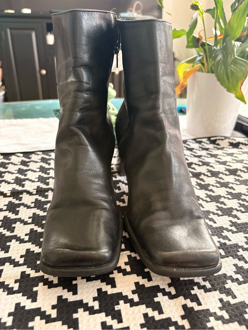 vintage 90s Nine West black leather ankle boots